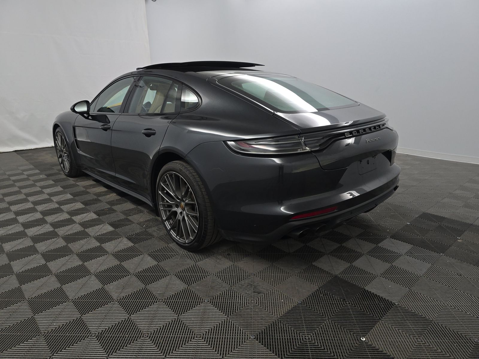 2022 Porsche Panamera Platinum Edition RWD