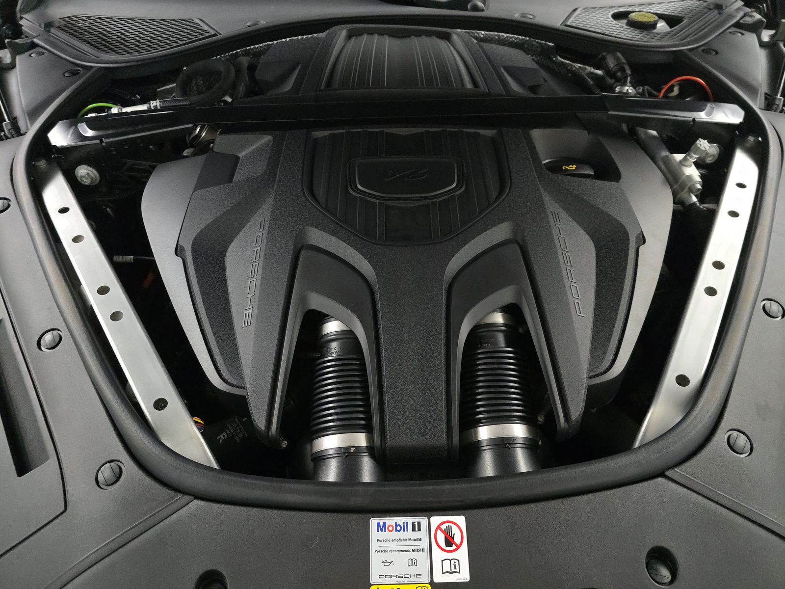 2022 Porsche Panamera Platinum Edition RWD