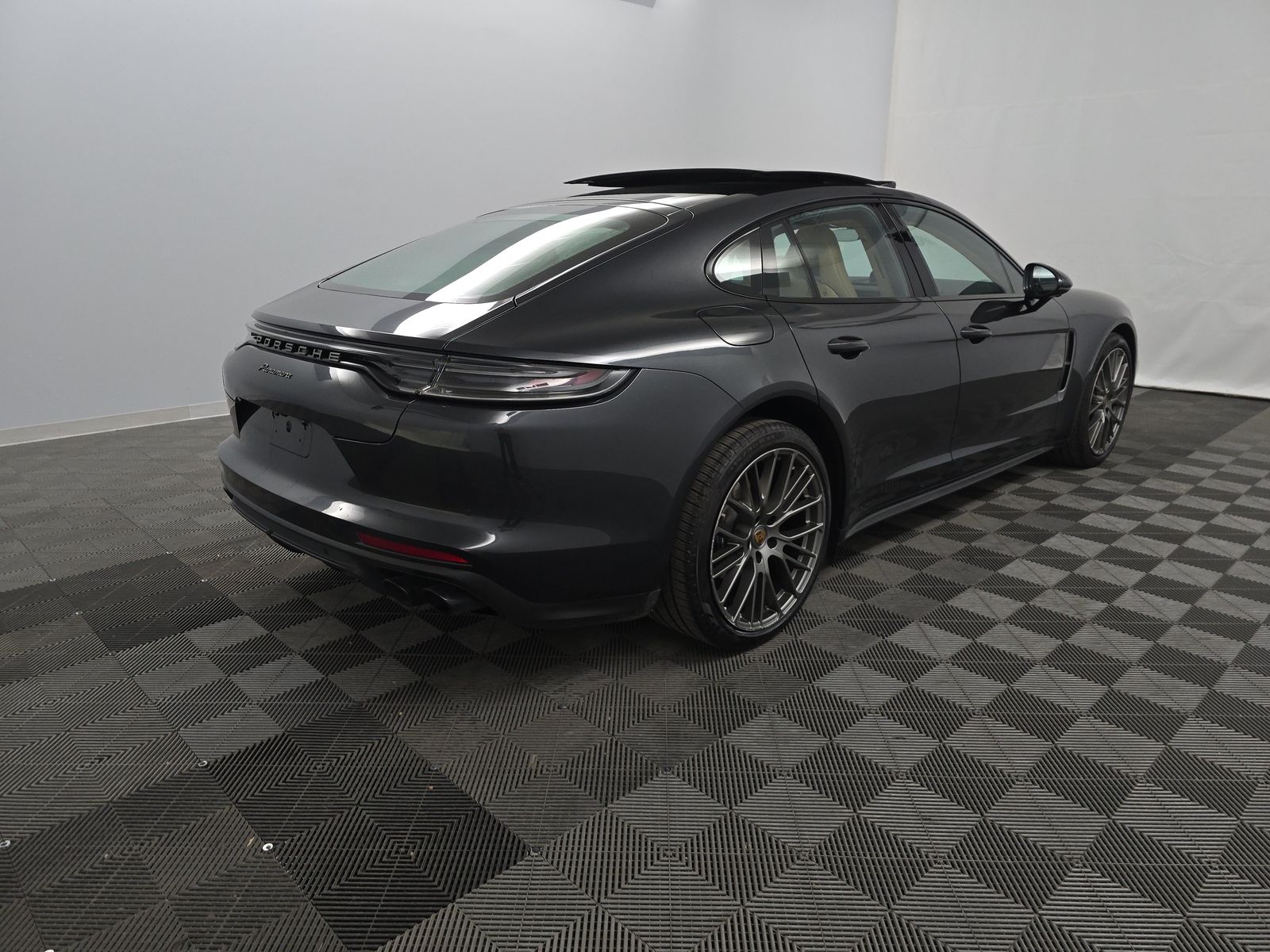 2022 Porsche Panamera Platinum Edition RWD