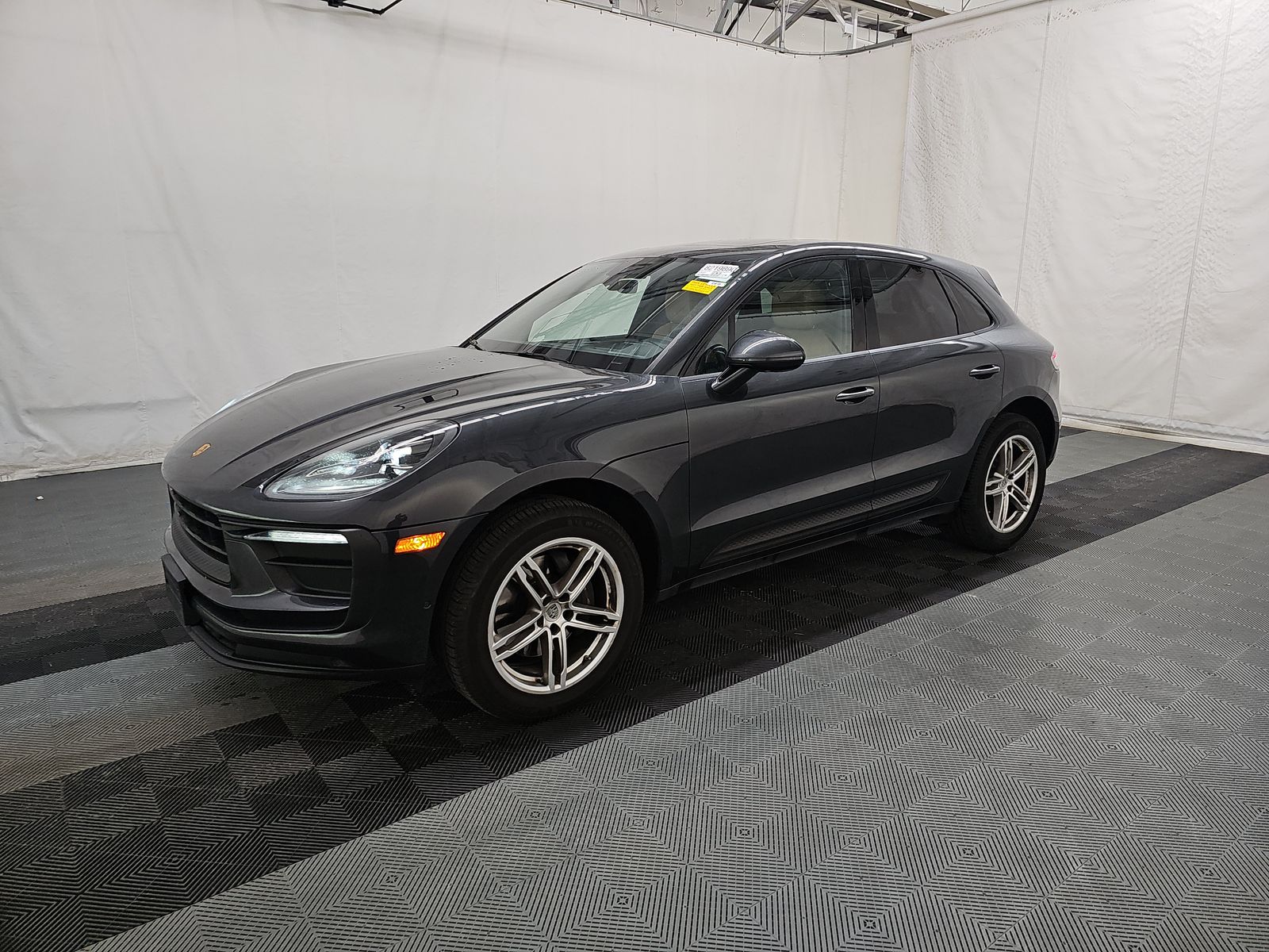 2022 Porsche Macan Base AWD