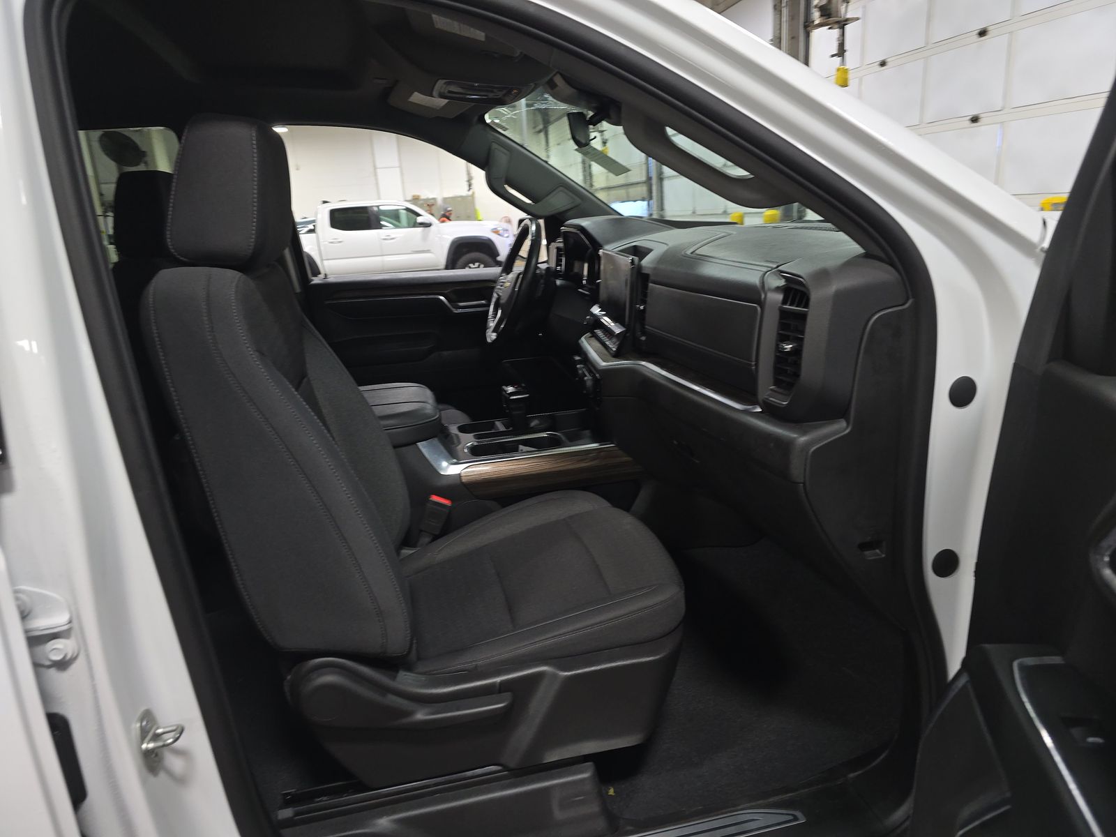 2024 Chevrolet Silverado 1500 LT AWD