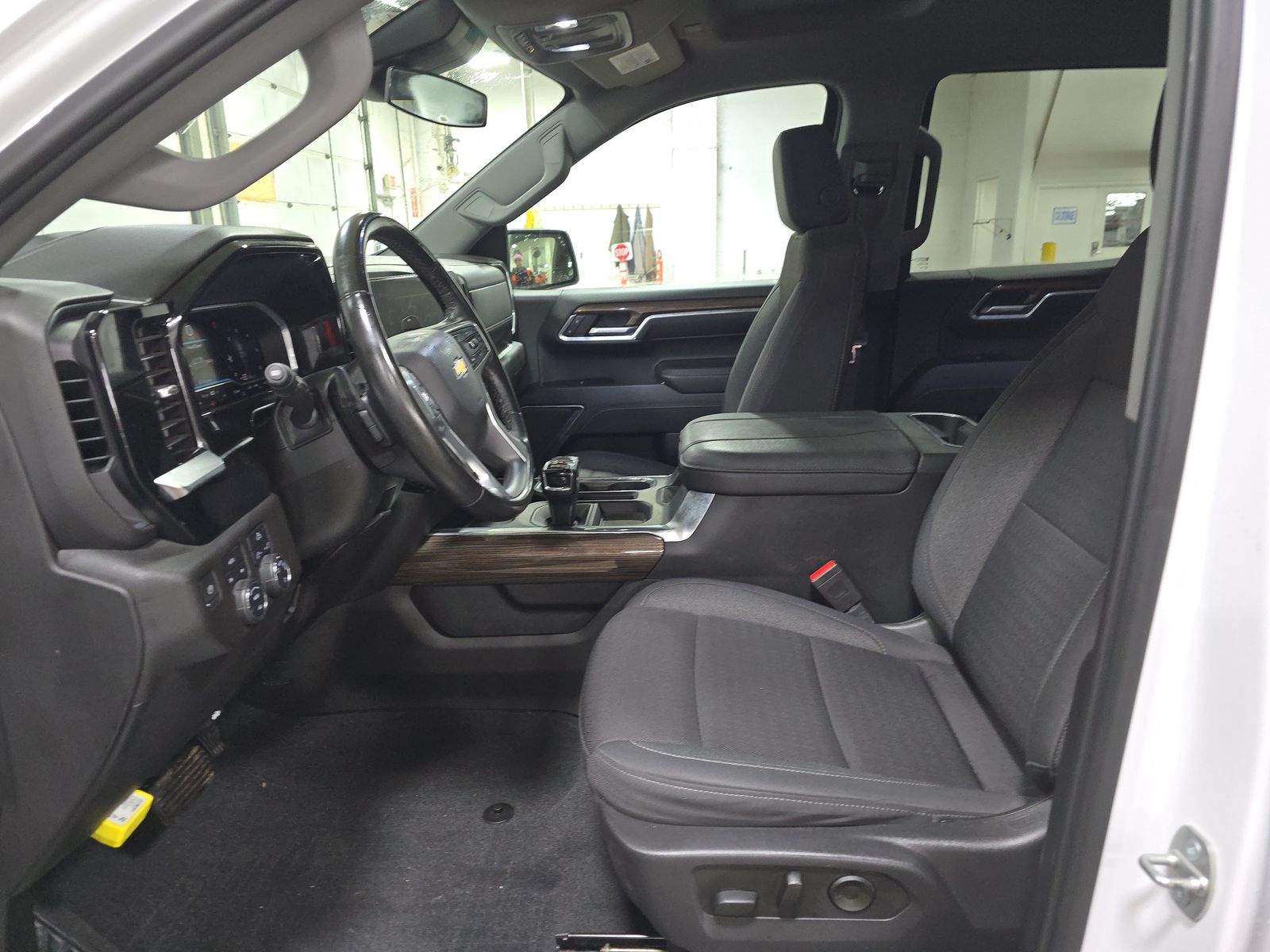 2024 Chevrolet Silverado 1500 LT AWD