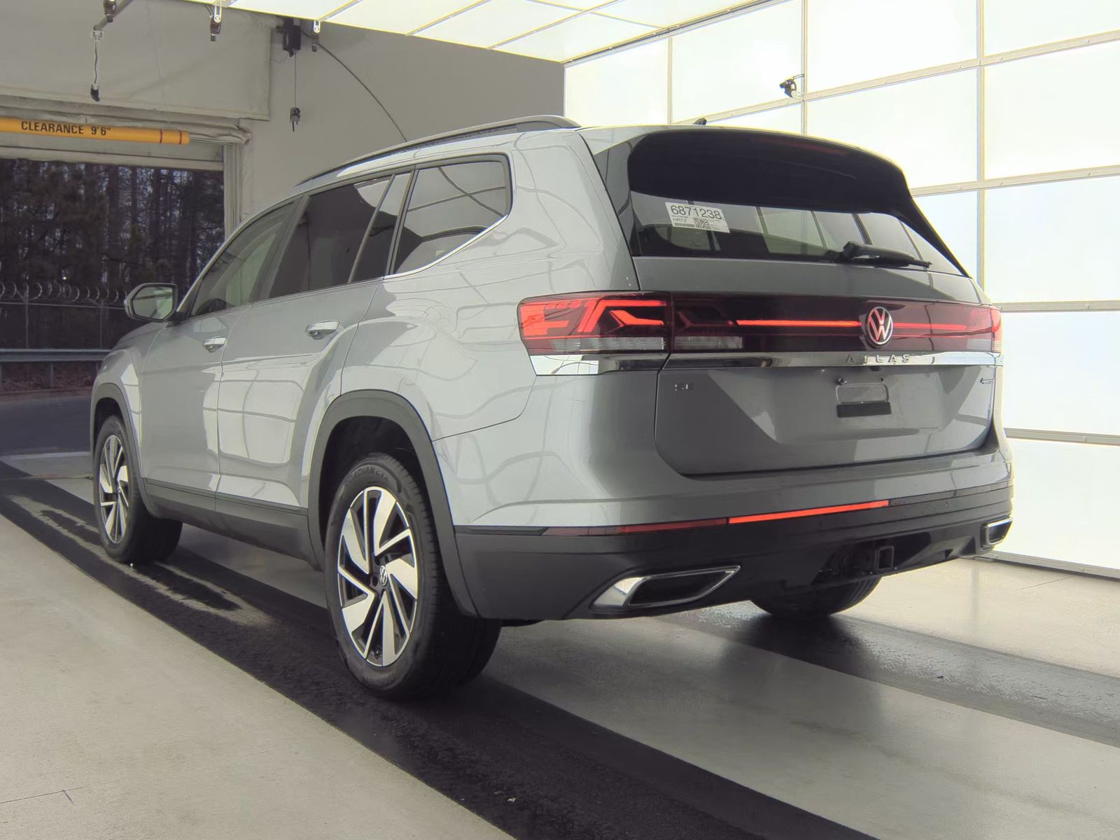 2025 Volkswagen Atlas 2.0T SE AWD