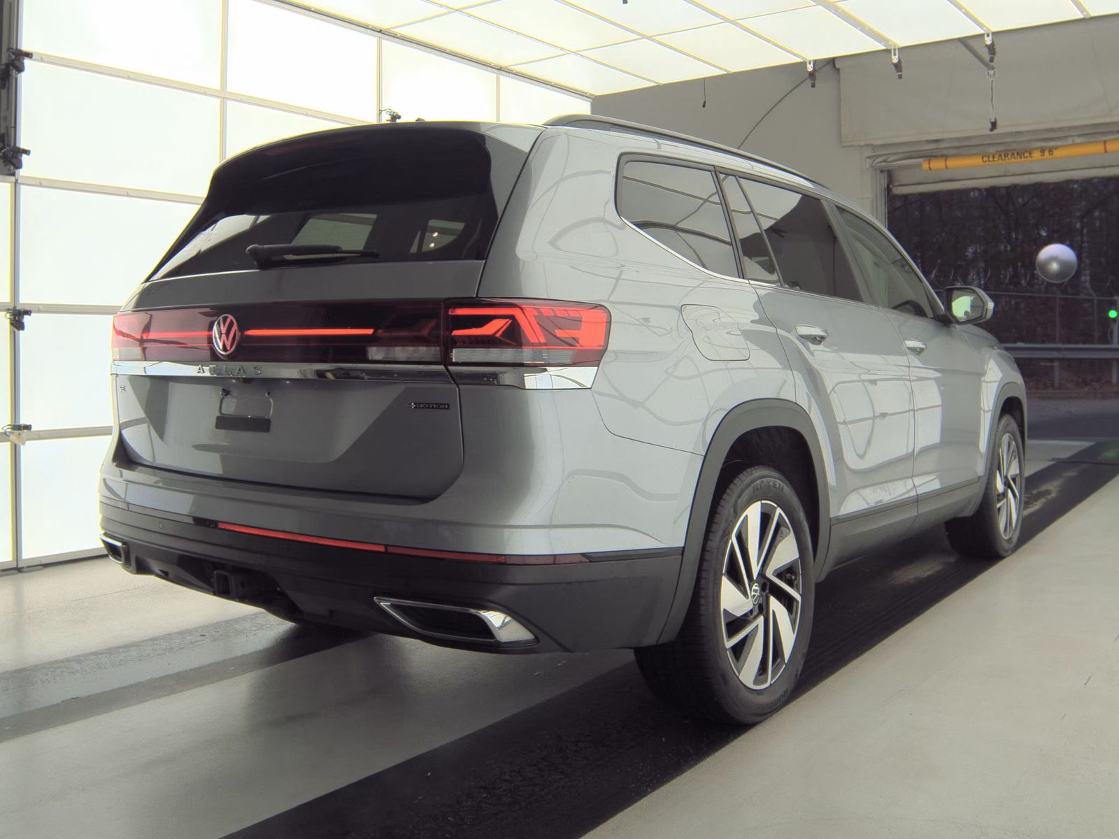 2025 Volkswagen Atlas 2.0T SE AWD