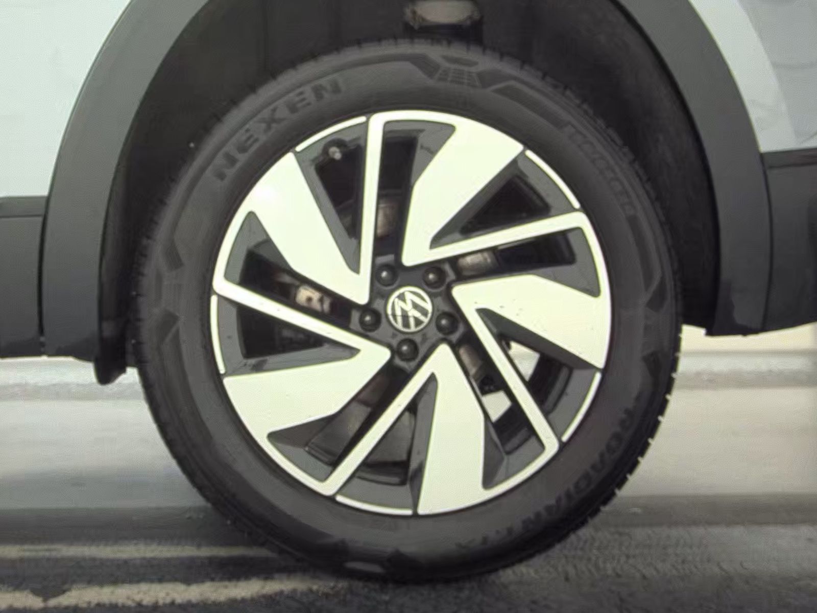 2025 Volkswagen Atlas 2.0T SE AWD