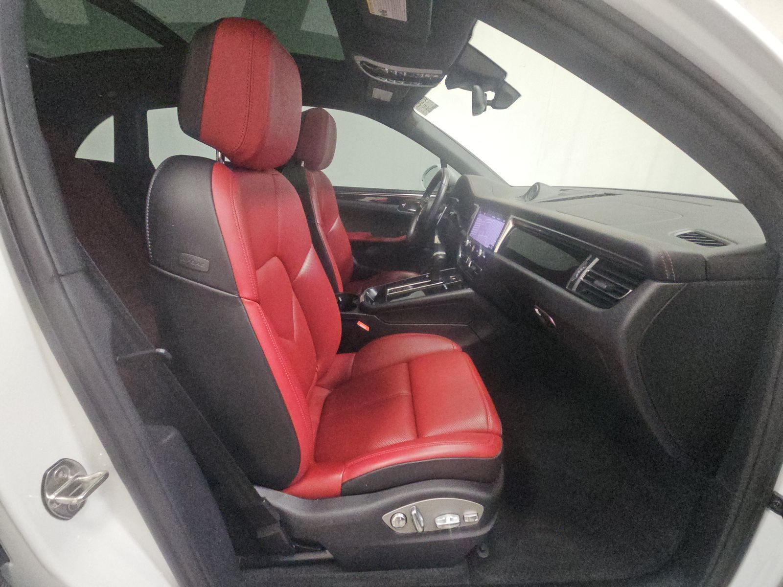 2024 Porsche Macan Base AWD