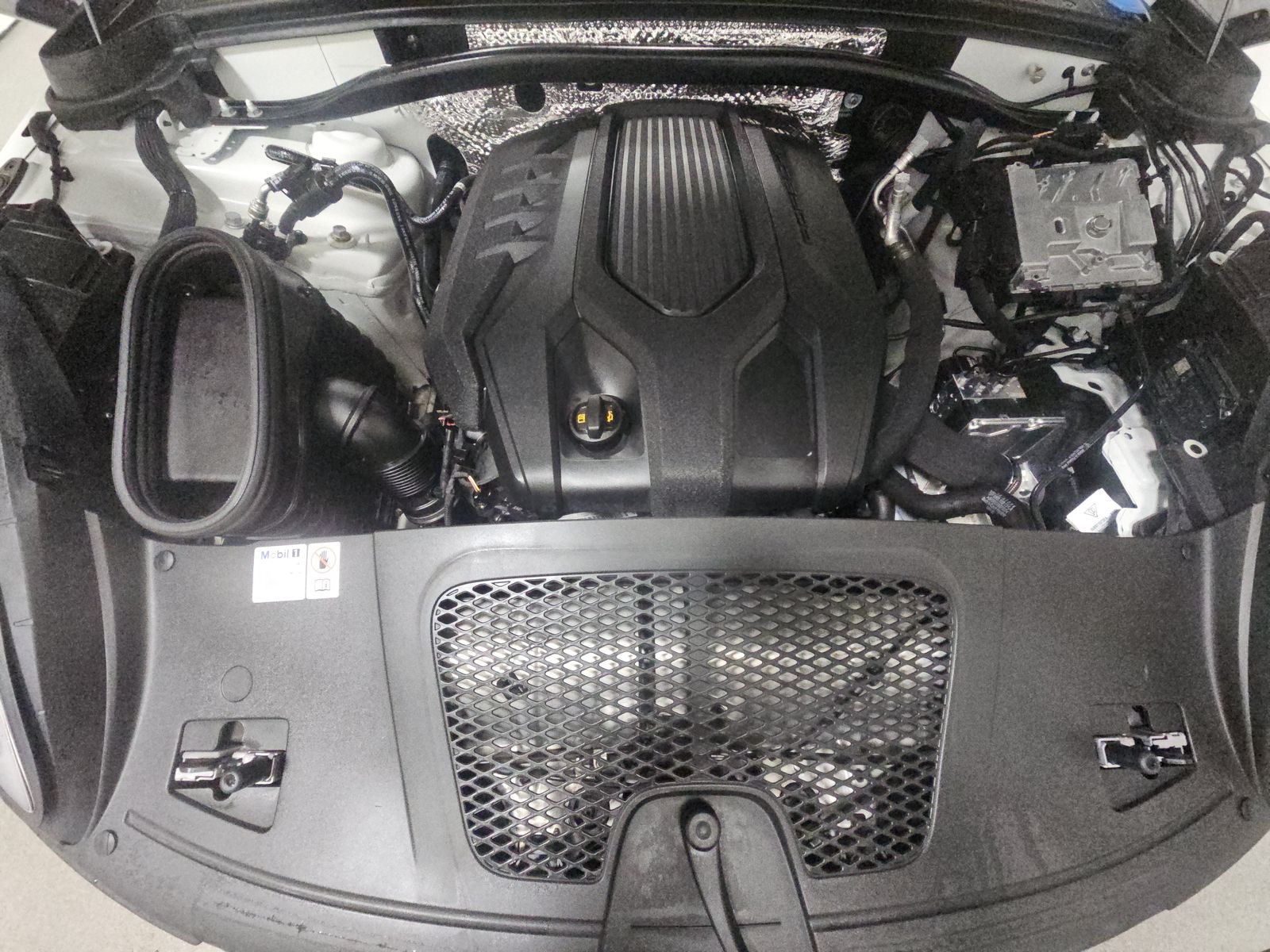 2024 Porsche Macan Base AWD