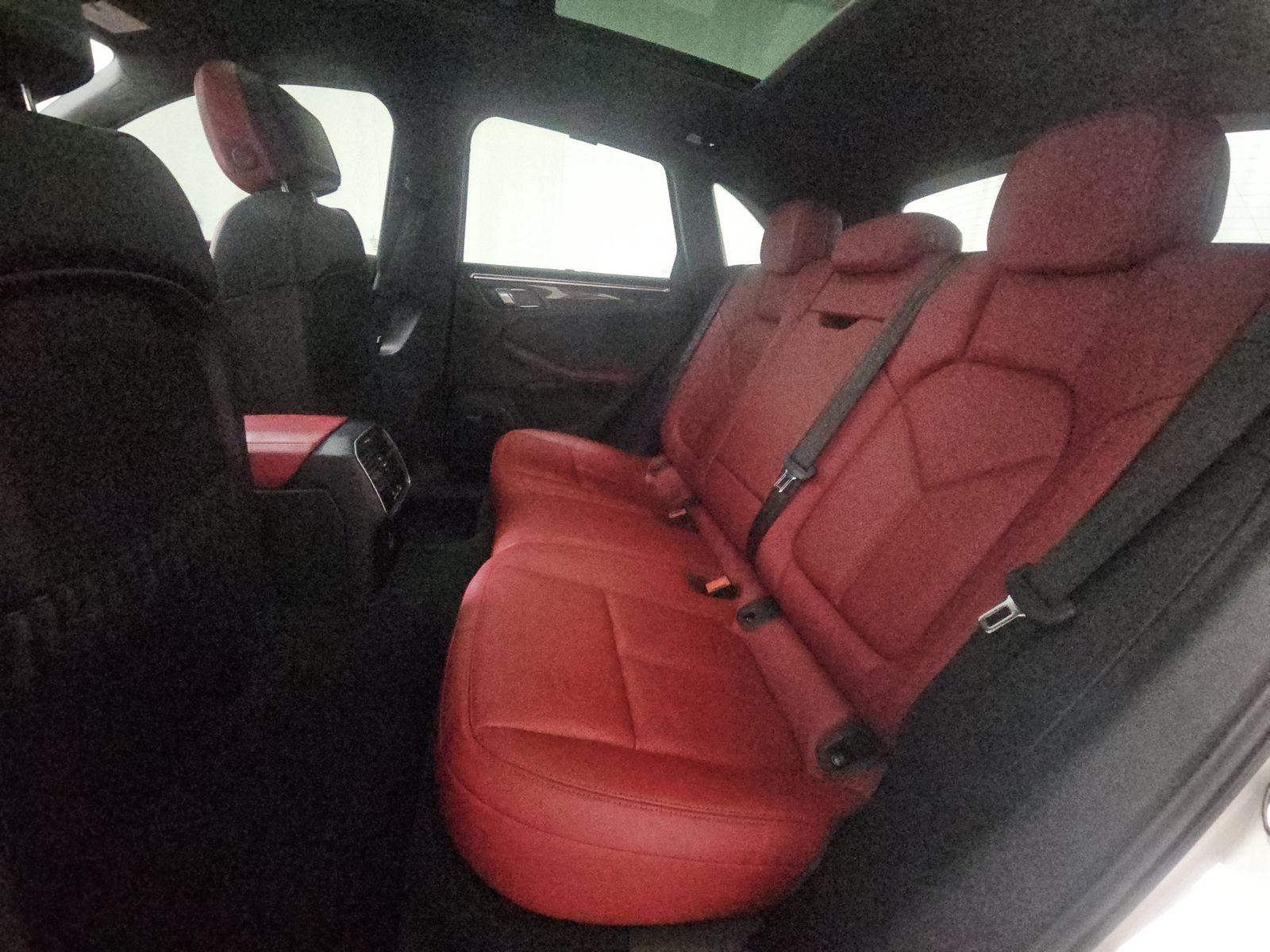 2024 Porsche Macan Base AWD