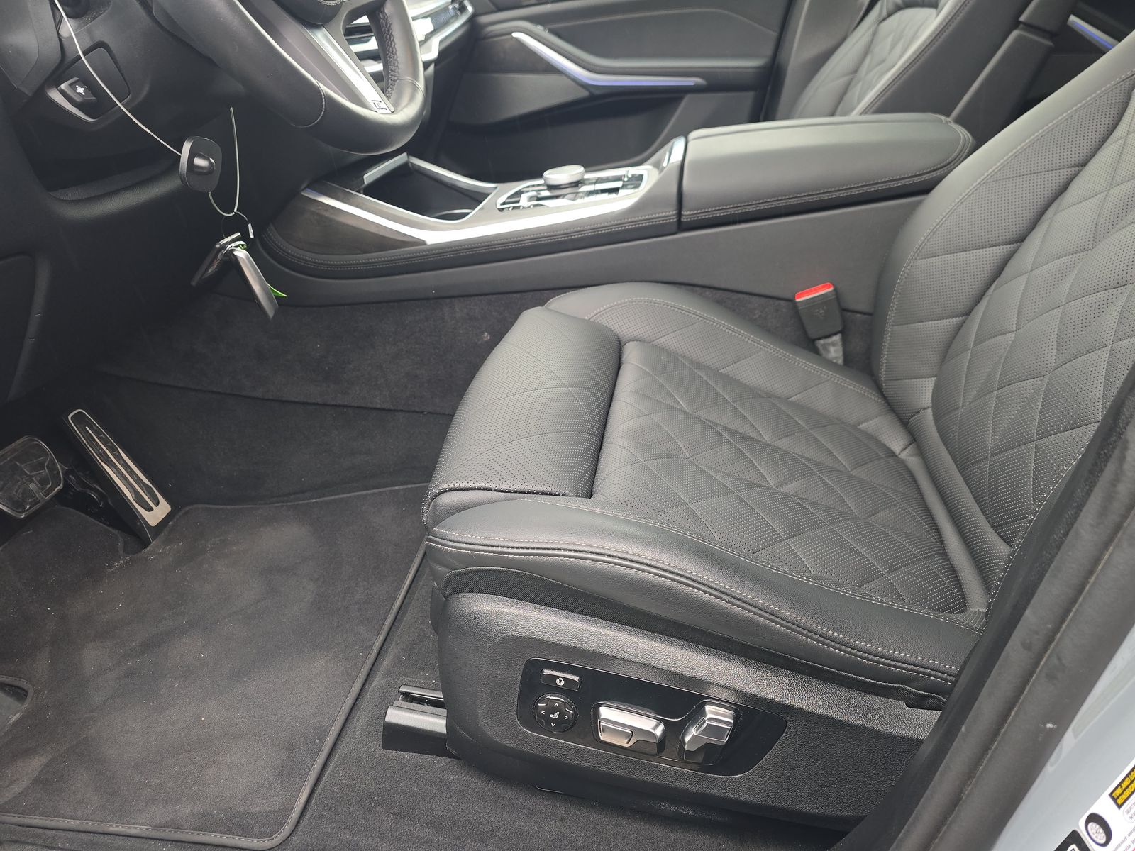 2025 BMW X7 xDrive40i AWD