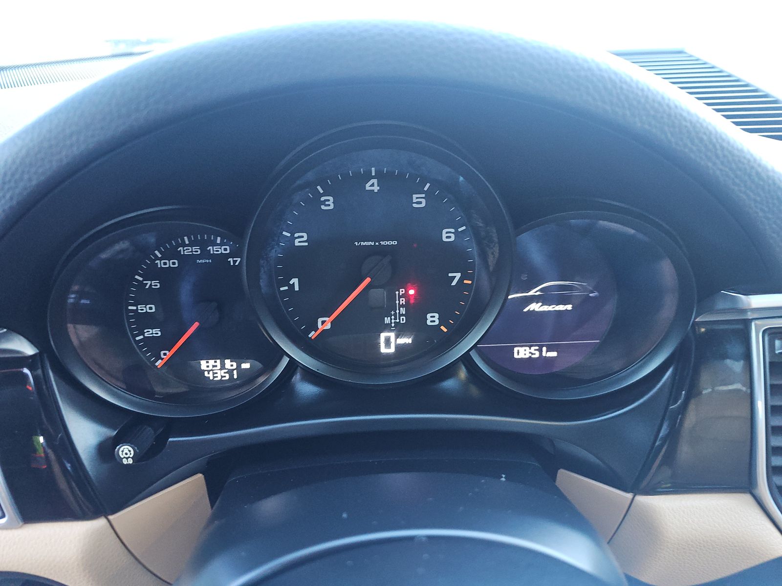 2018 Porsche Macan Base AWD