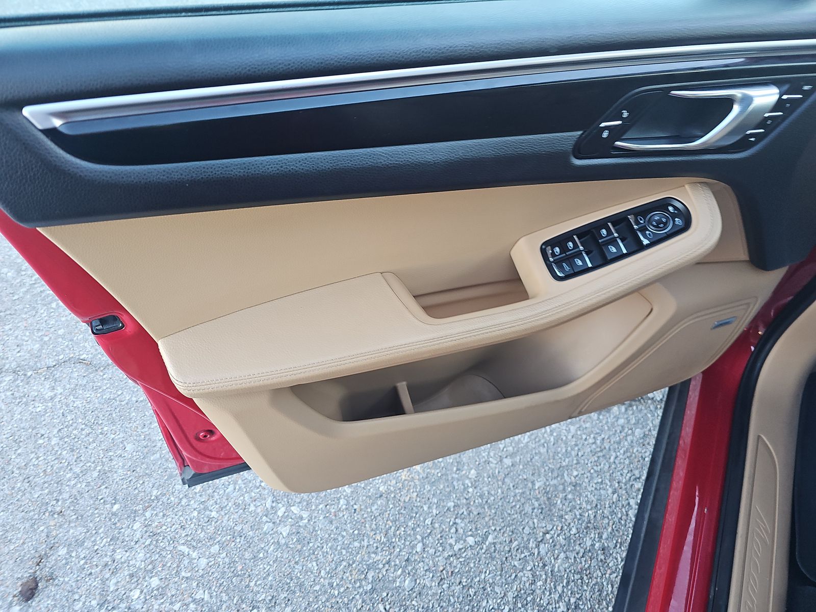 2018 Porsche Macan Base AWD