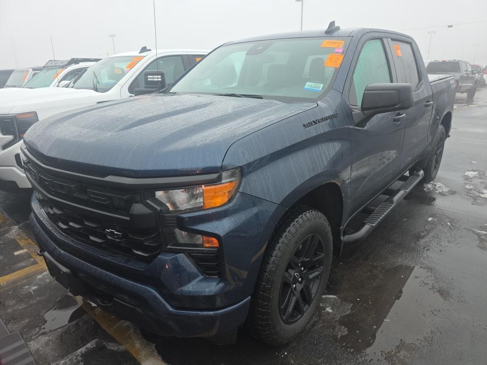 2023 Chevrolet Silverado 1500 Custom AWD