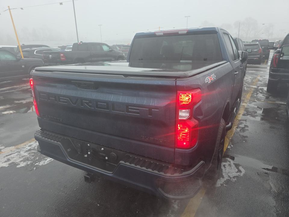 2023 Chevrolet Silverado 1500 Custom AWD