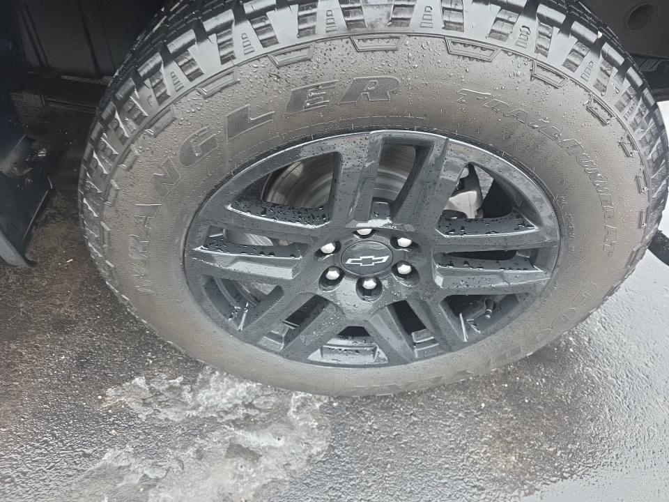 2023 Chevrolet Silverado 1500 Custom AWD