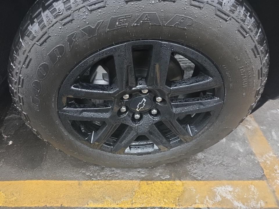 2023 Chevrolet Silverado 1500 Custom AWD