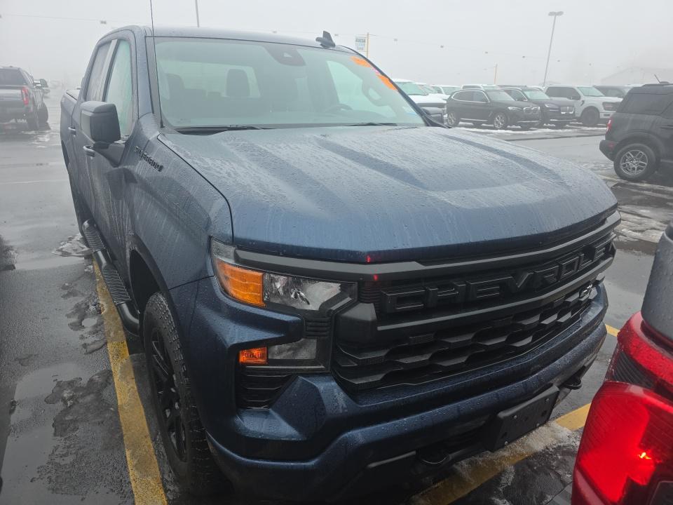 2023 Chevrolet Silverado 1500 Custom AWD