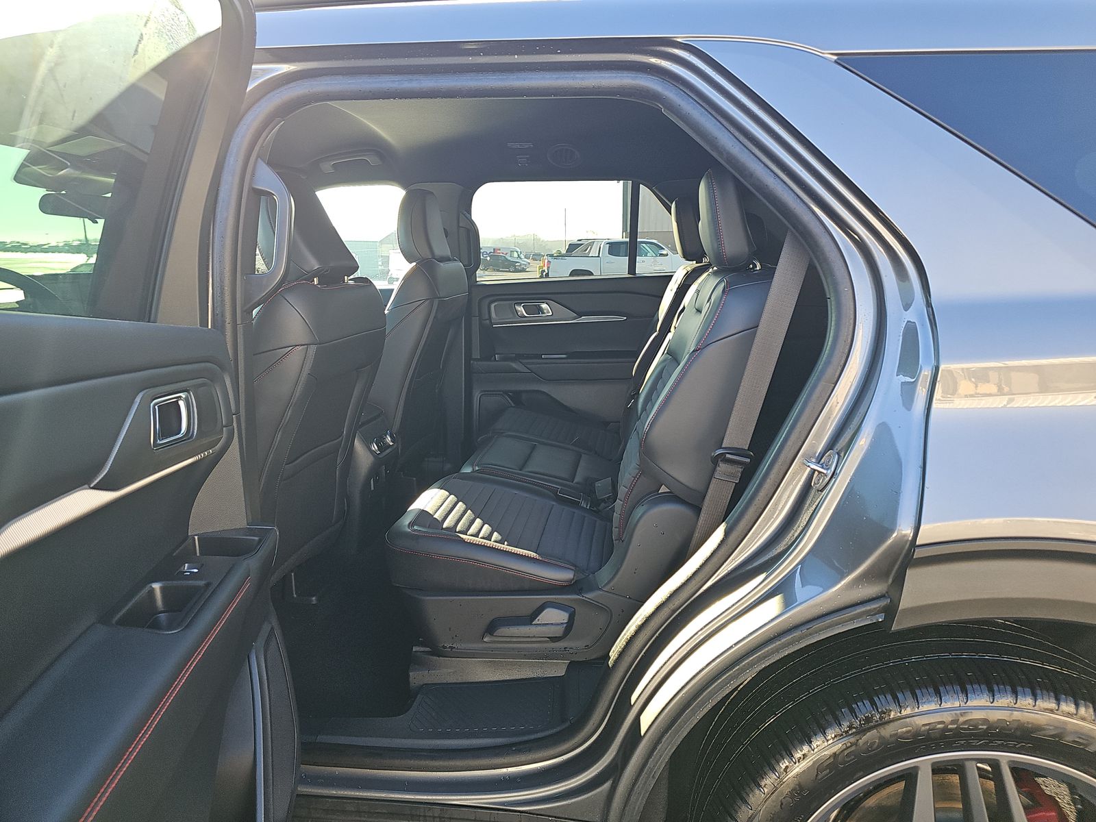 2025 Ford Explorer ST-Line AWD