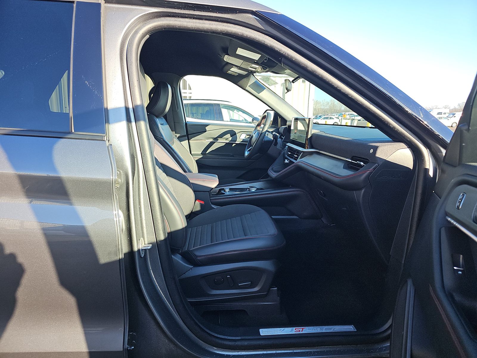 2025 Ford Explorer ST-Line AWD