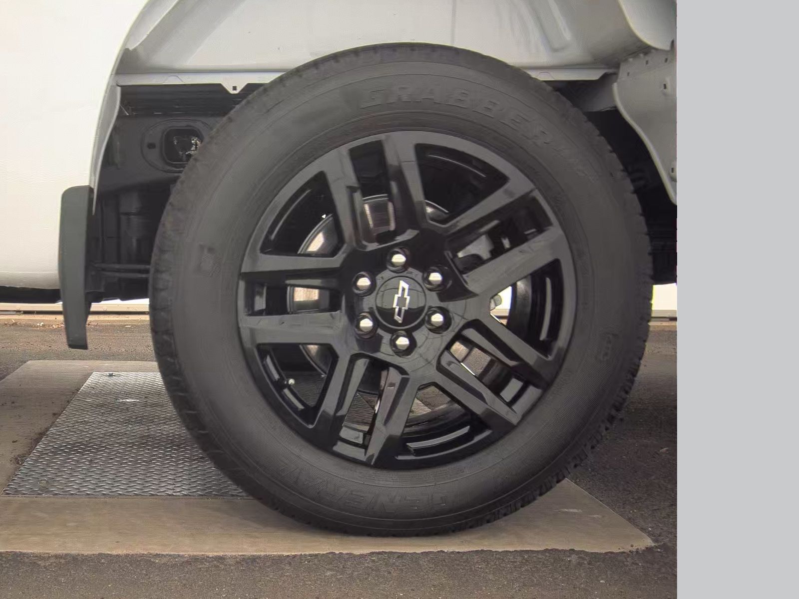 2025 Chevrolet Silverado 1500 Custom AWD