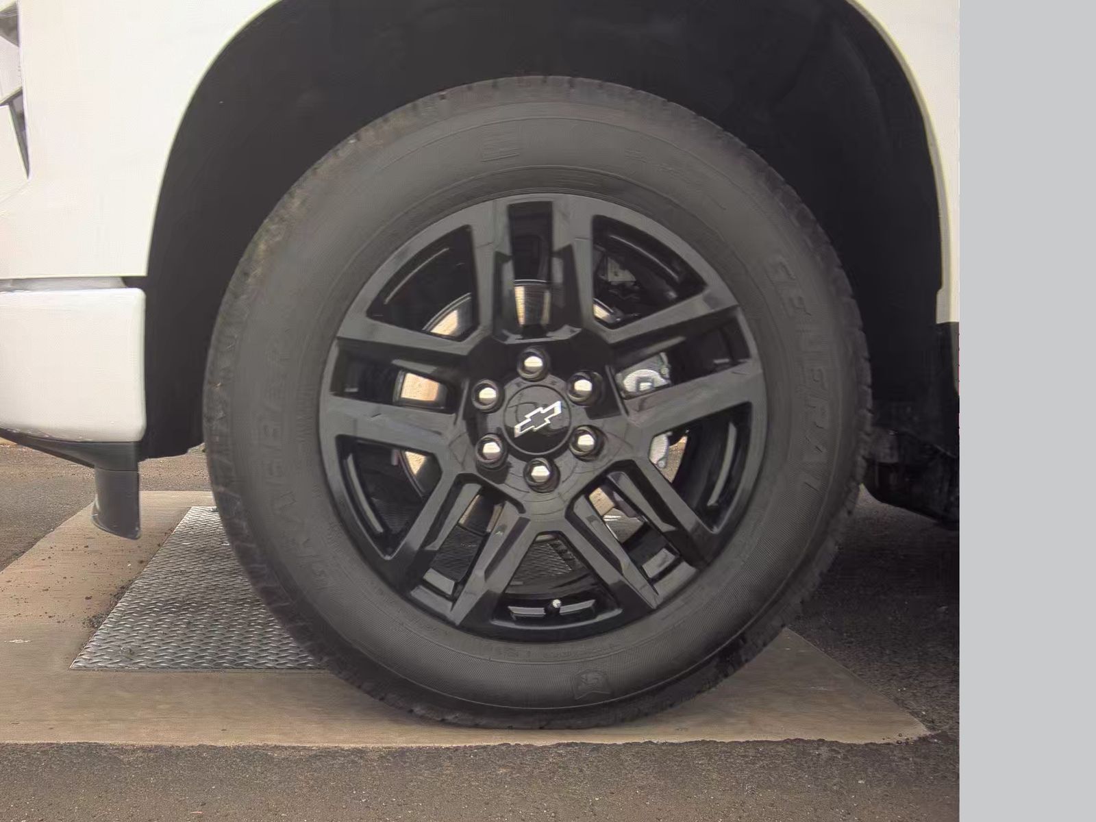 2025 Chevrolet Silverado 1500 Custom AWD