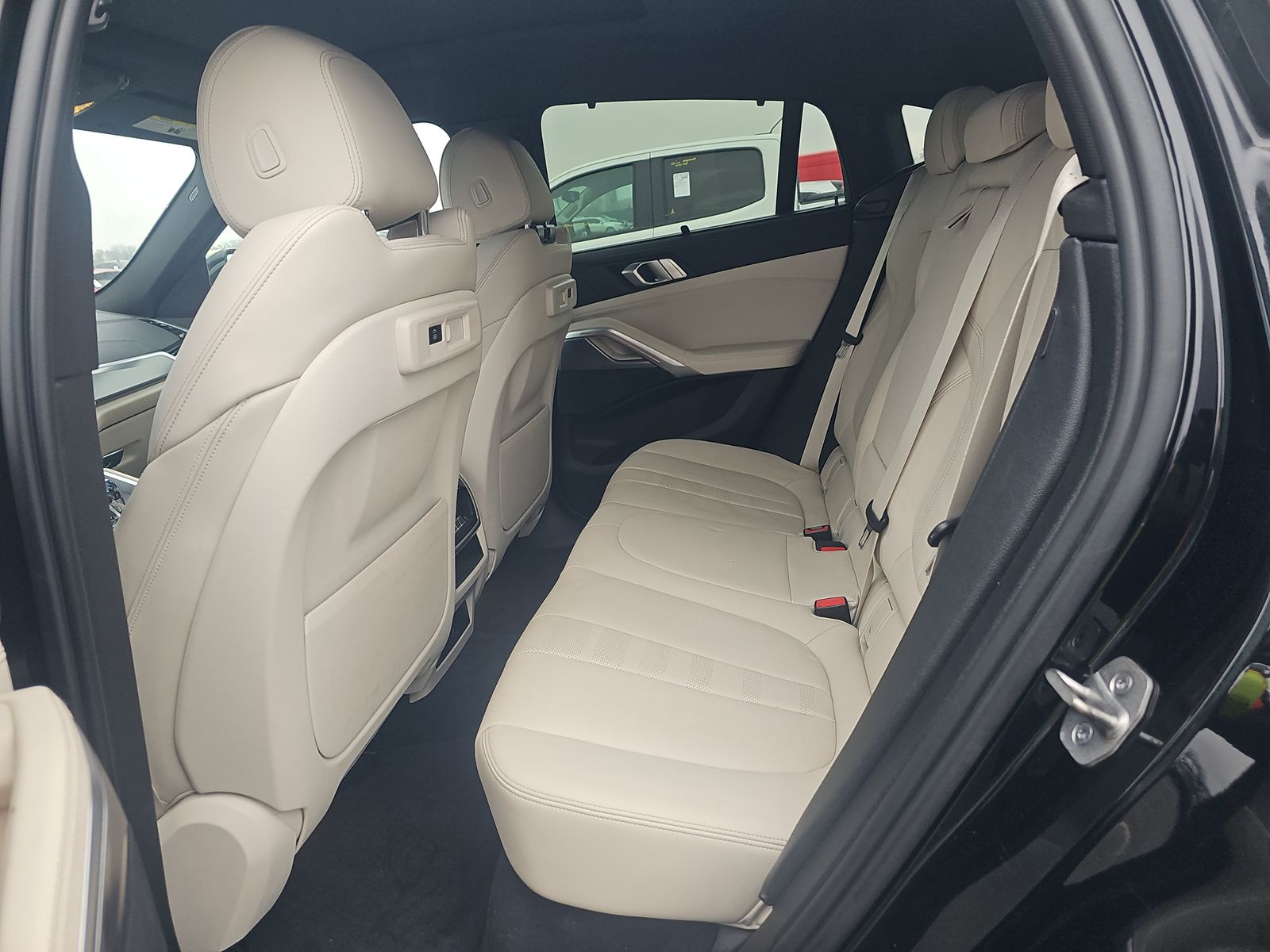 2022 BMW X6 xDrive40i AWD