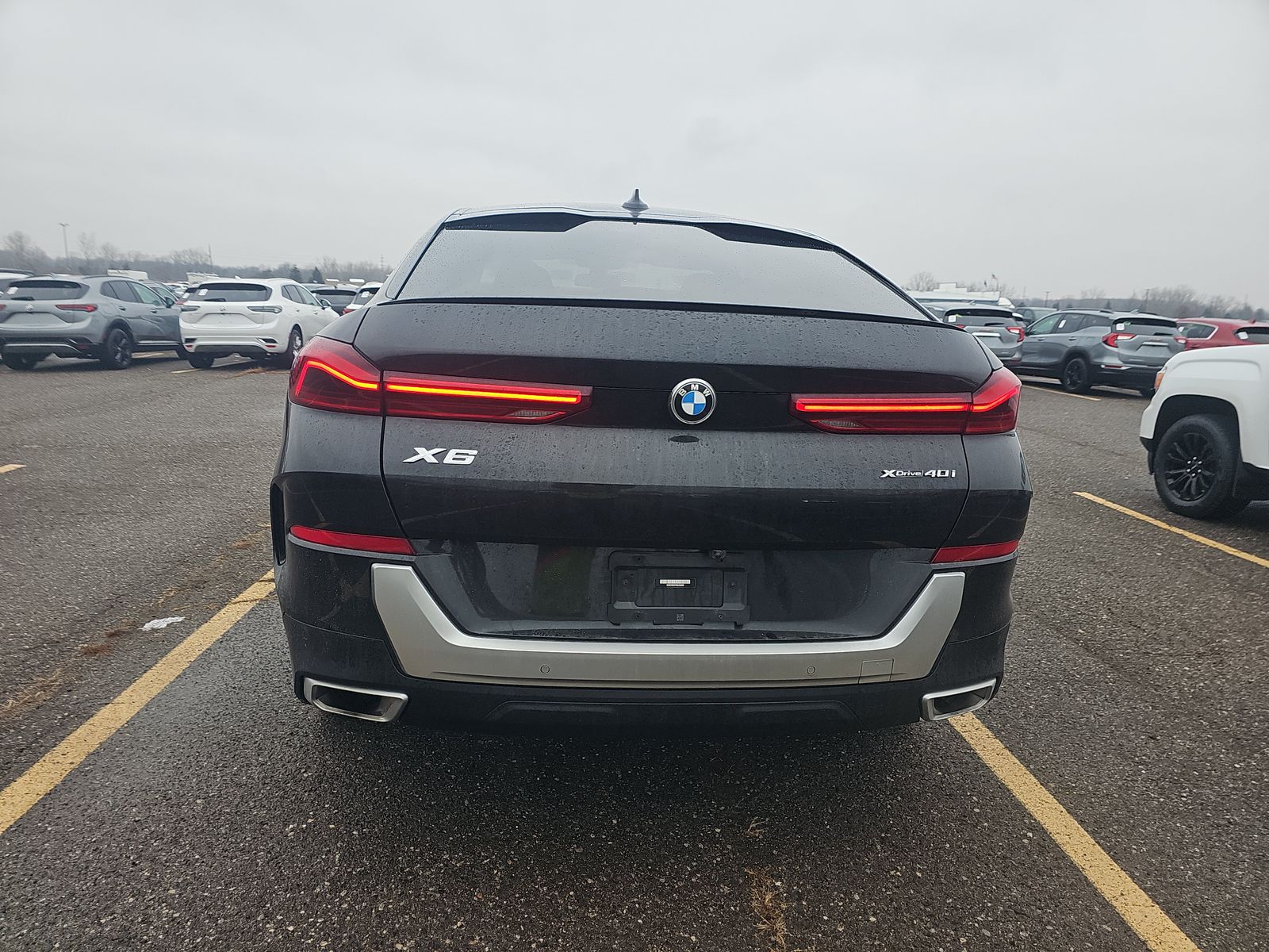 2022 BMW X6 xDrive40i AWD