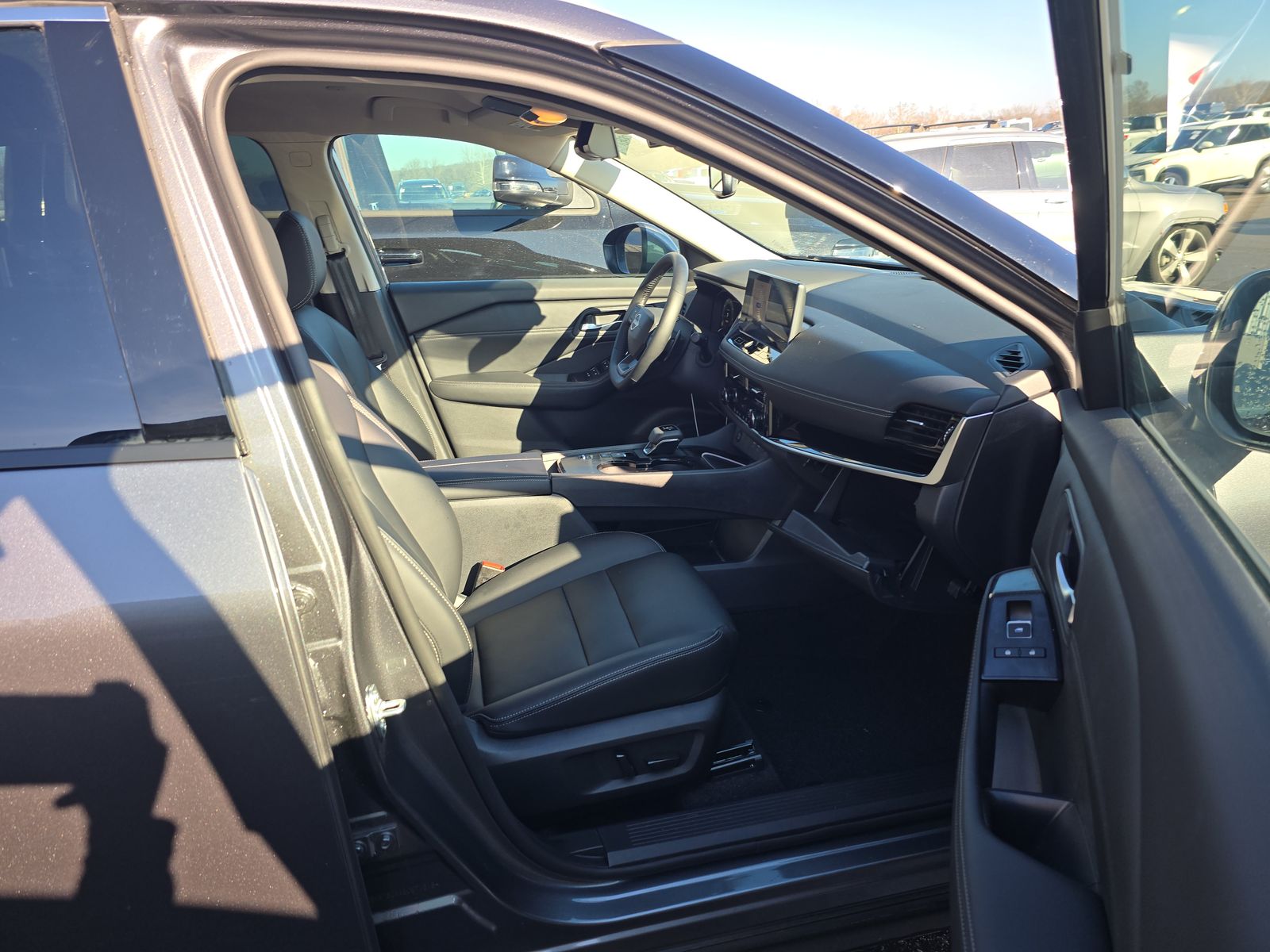 2025 Nissan Rogue SL FWD