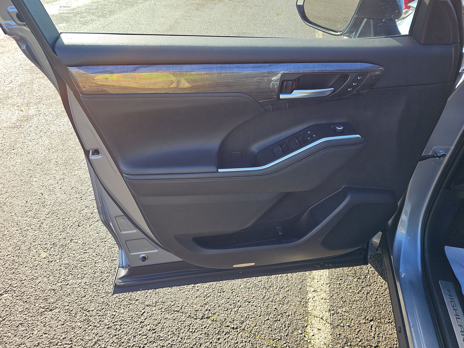 2023 Toyota Highlander Hybrid Limited AWD