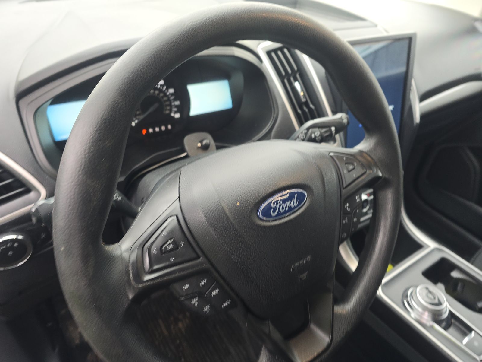 2023 Ford Edge SE AWD