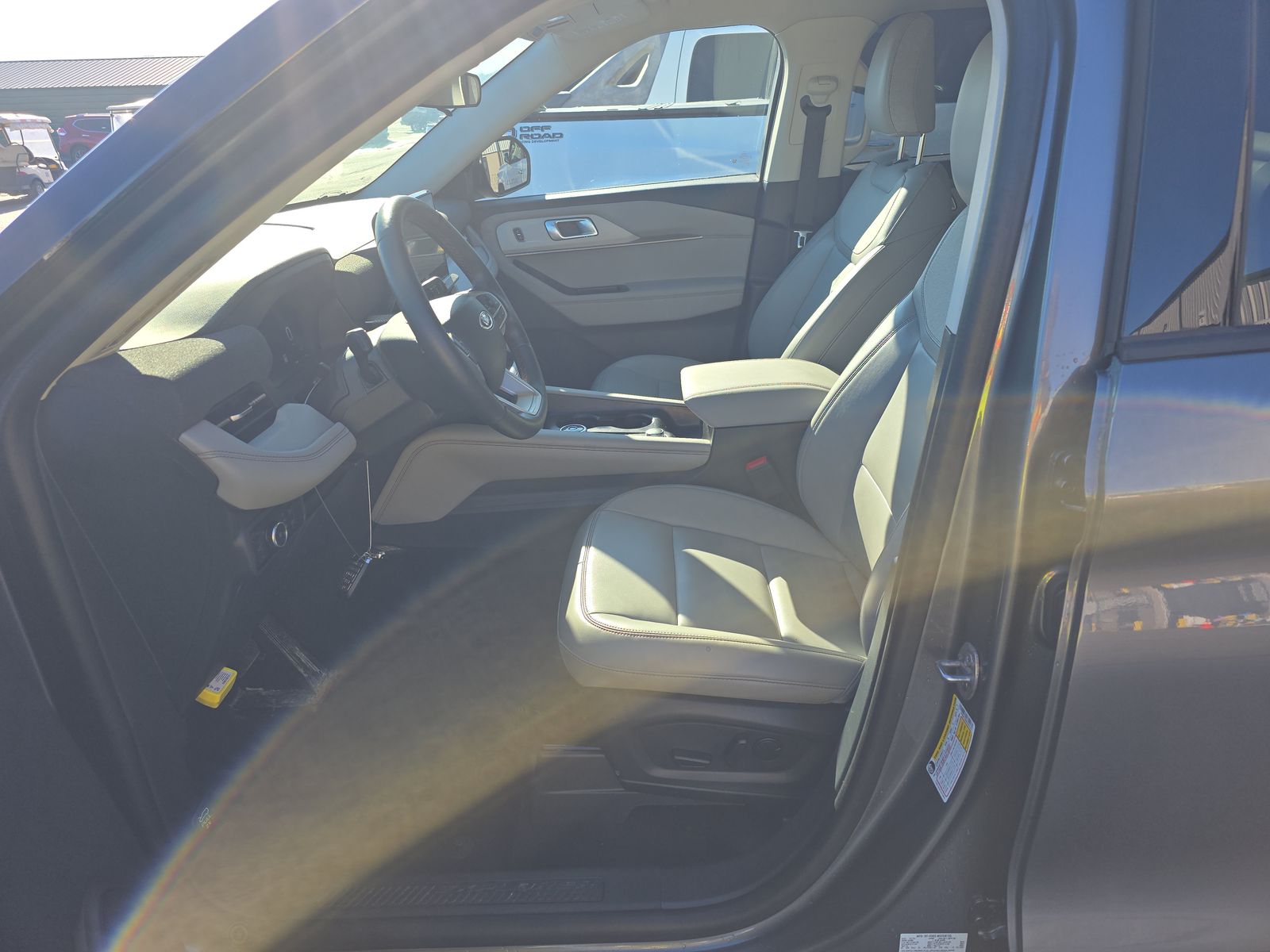 2025 Ford Explorer Active RWD