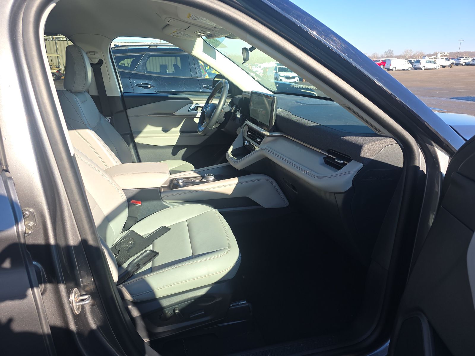 2025 Ford Explorer Active RWD