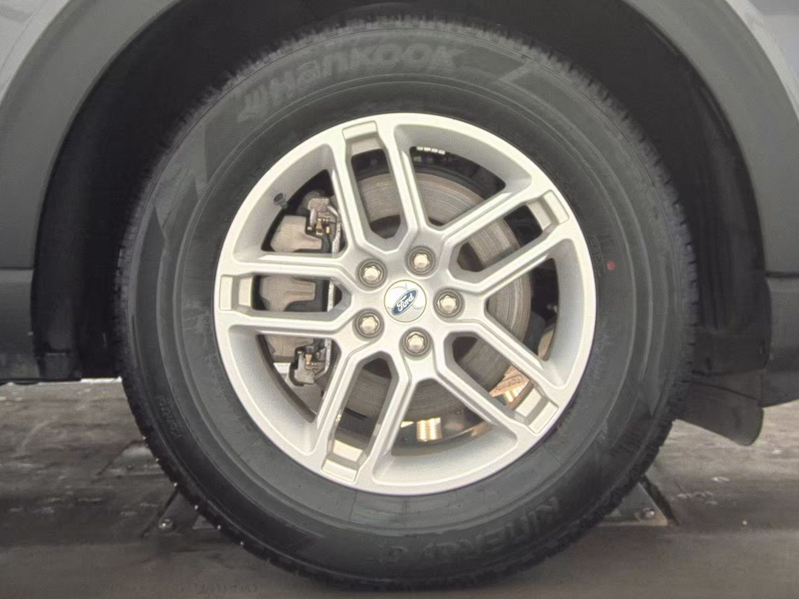 2025 Ford Explorer Active RWD