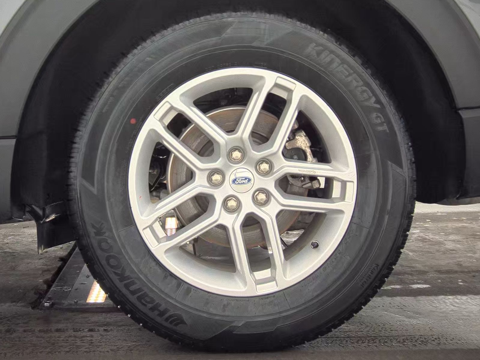 2025 Ford Explorer Active RWD