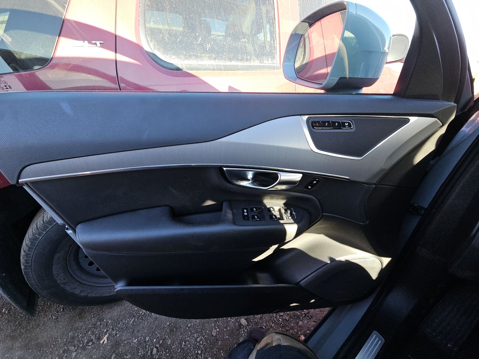 2025 Volvo XC90 B5 Core AWD