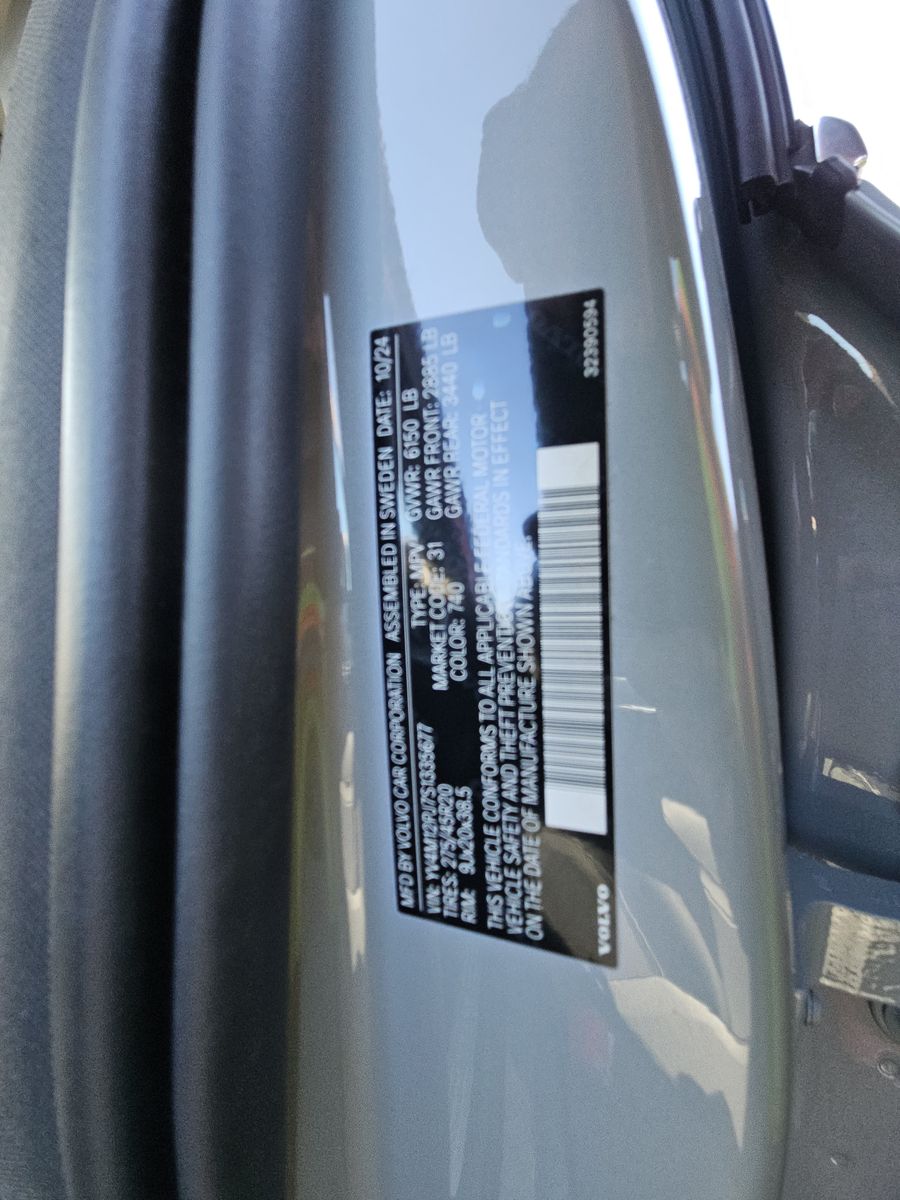 2025 Volvo XC90 B5 Core AWD