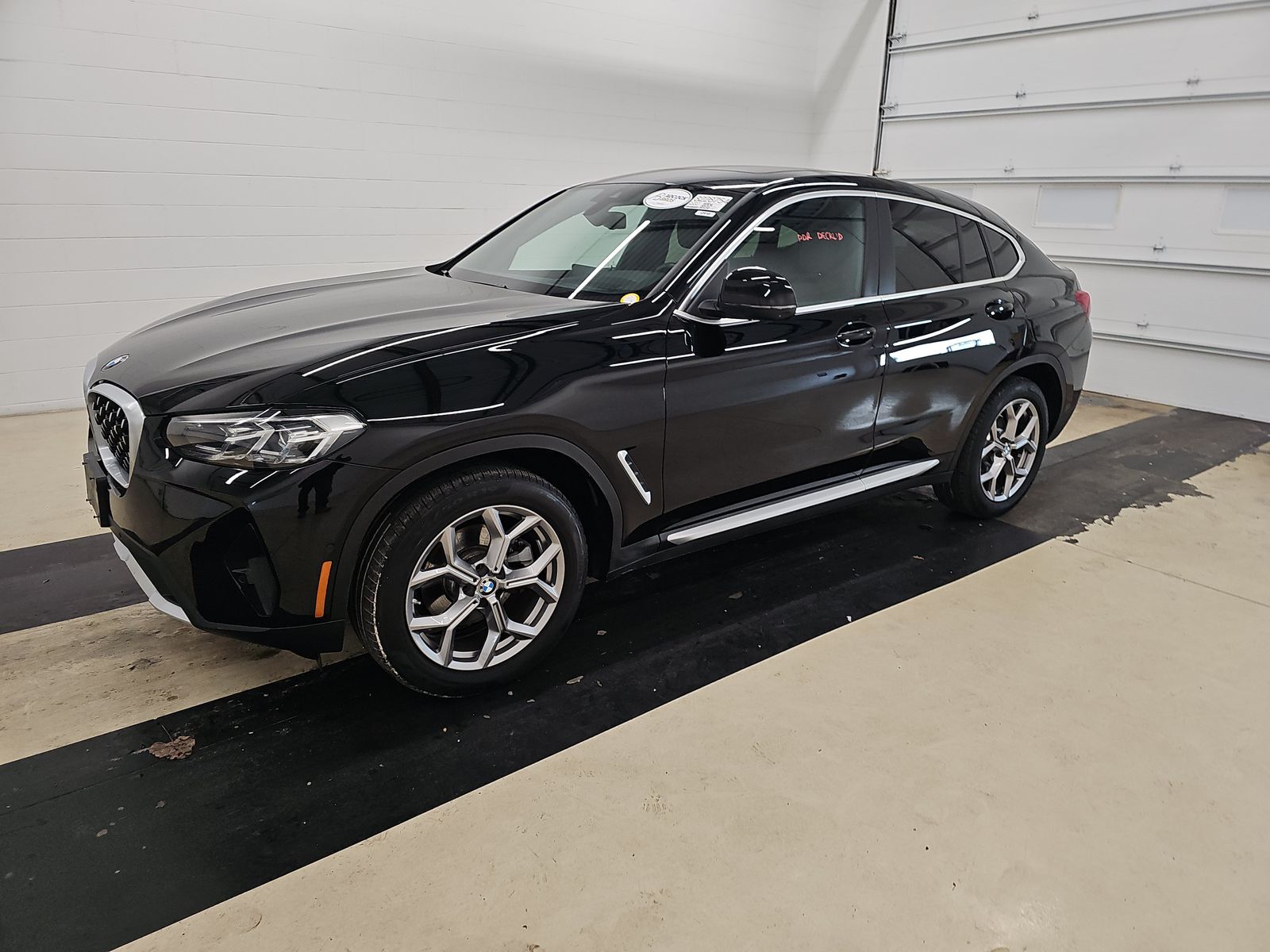 2023 BMW X4 30i's photo