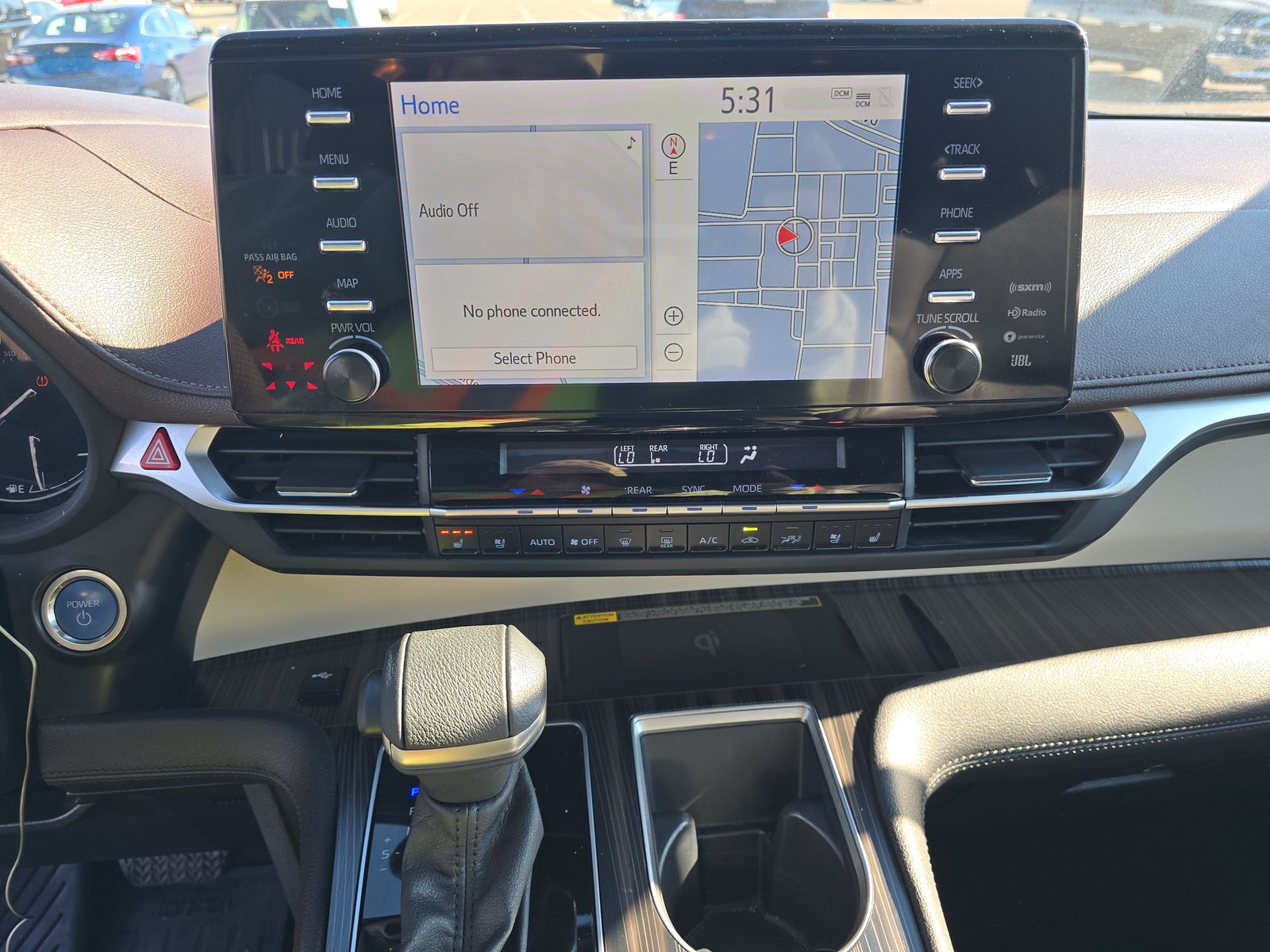 2023 Toyota Sienna Platinum FWD