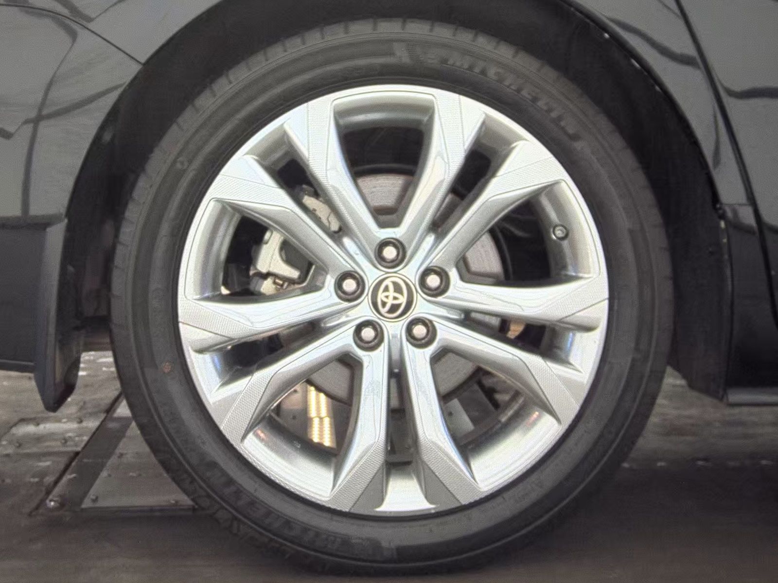 2023 Toyota Sienna Platinum FWD