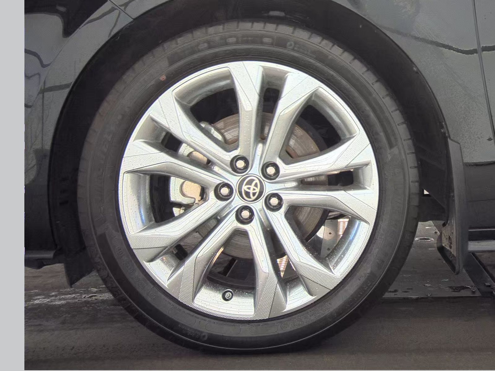 2023 Toyota Sienna Platinum FWD