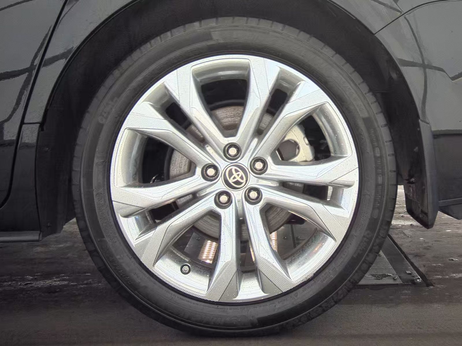 2023 Toyota Sienna Platinum FWD