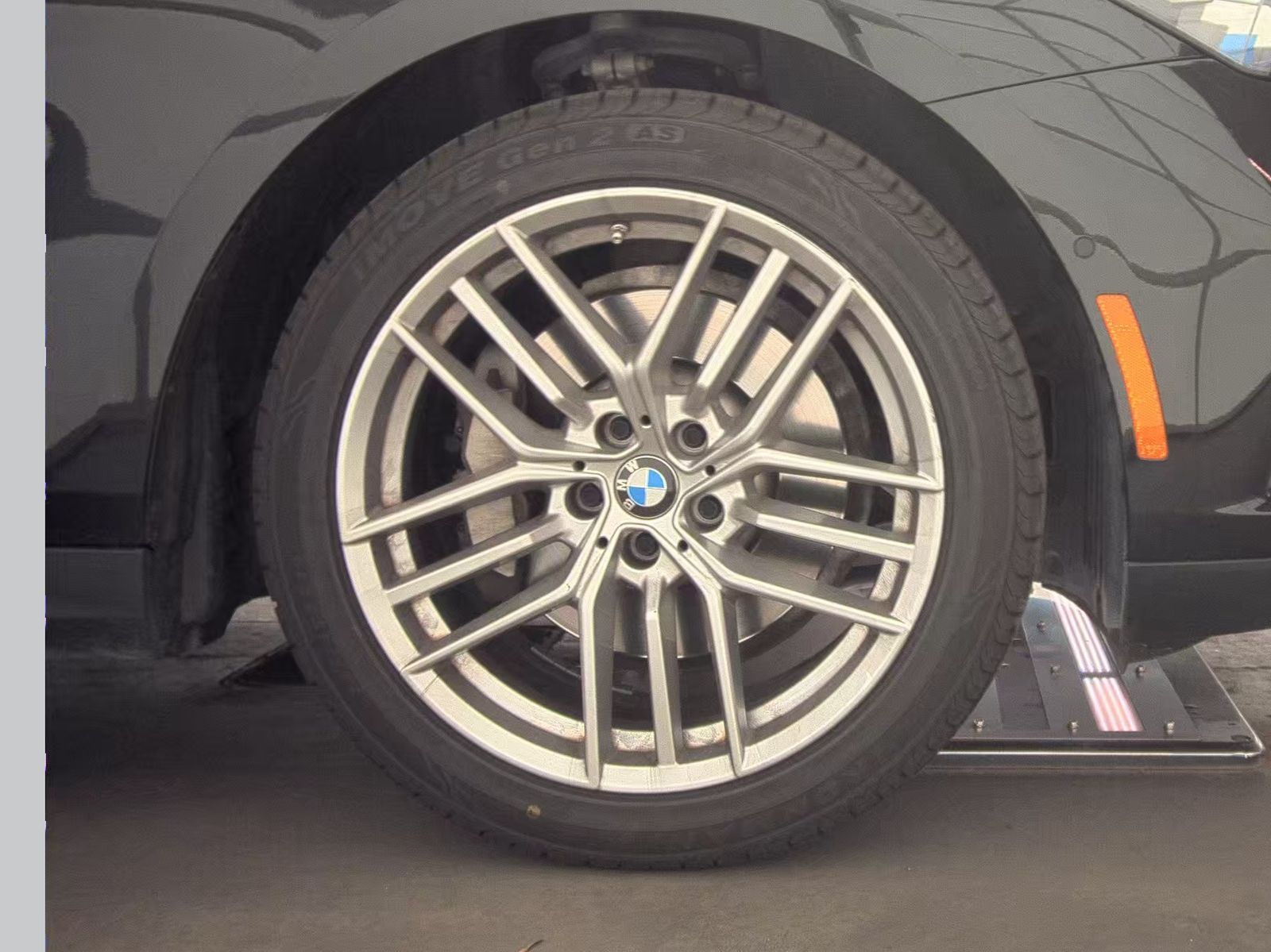 2025 BMW 5 Series 530i RWD