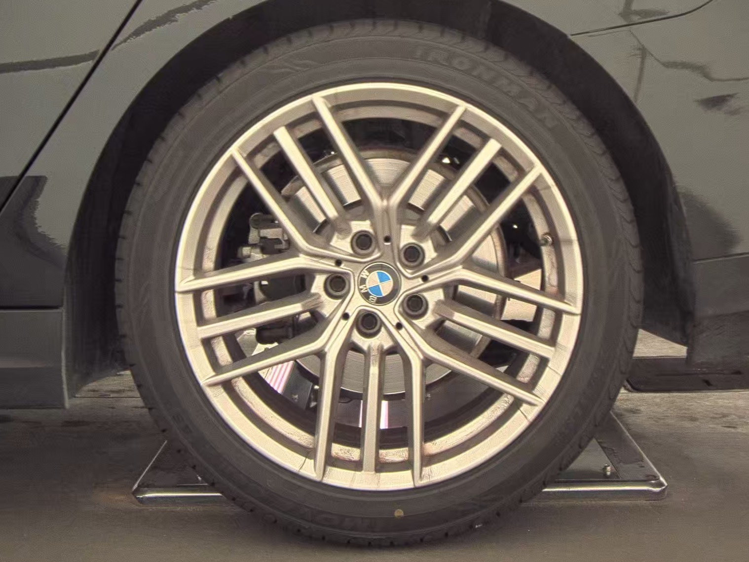 2025 BMW 5 Series 530i RWD