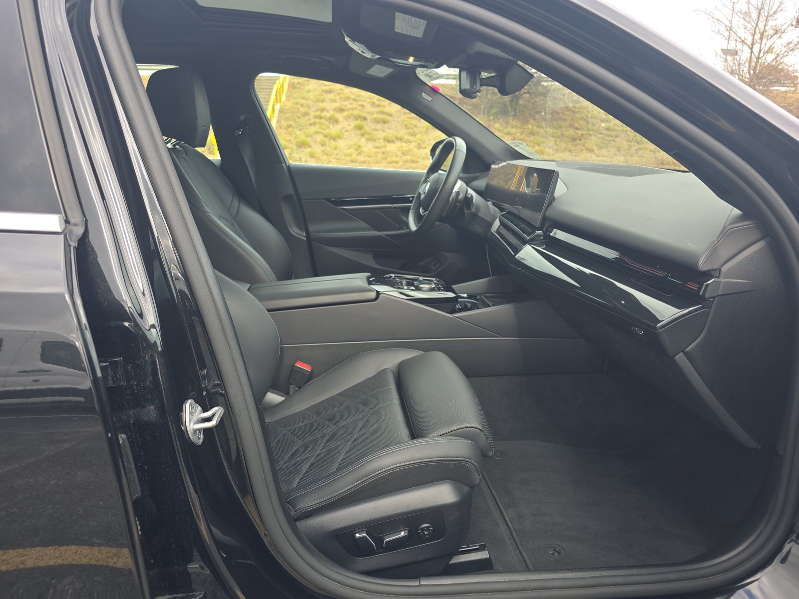 2025 BMW 5 Series 530i RWD