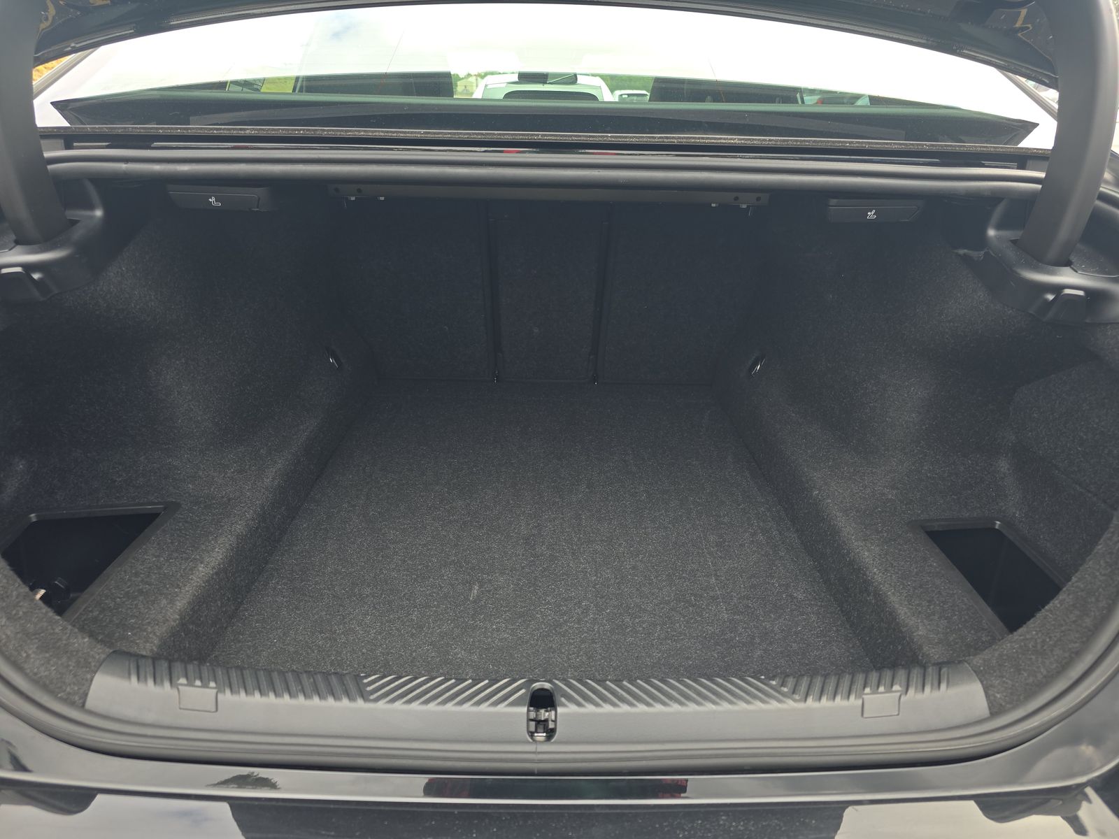 2025 BMW 5 Series 530i RWD