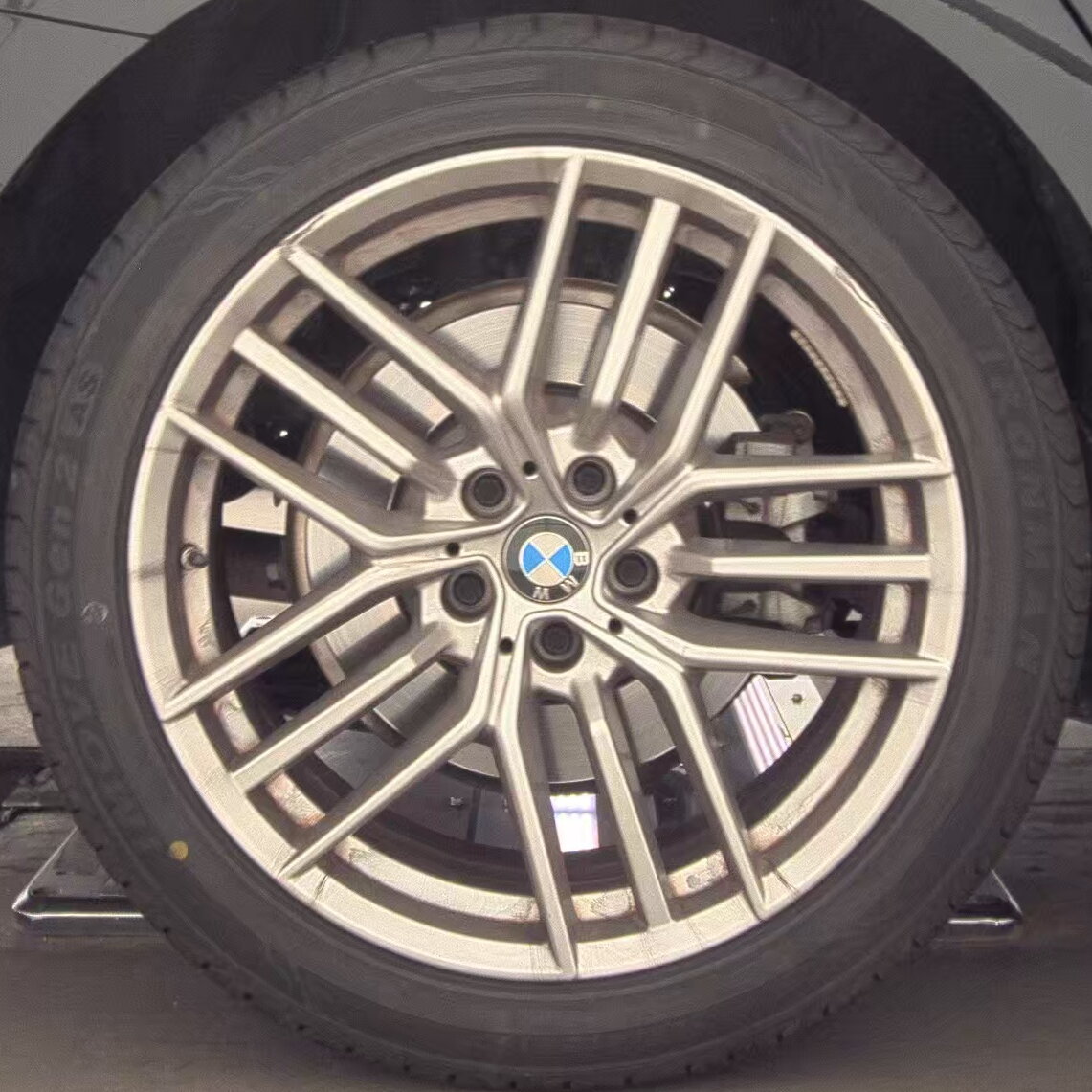 2025 BMW 5 Series 530i RWD