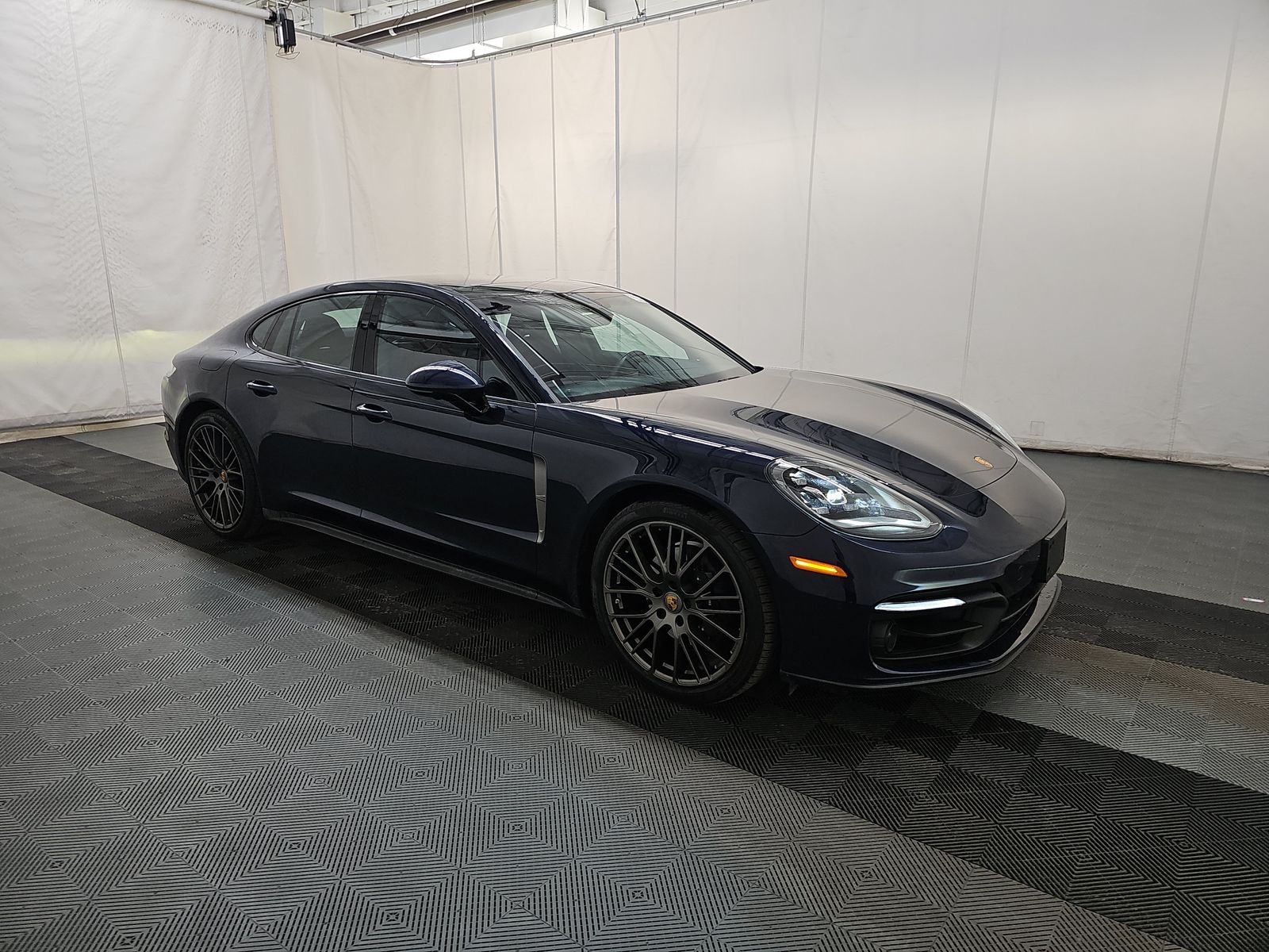2023 Porsche Panamera 4 Platinum Edition AWD