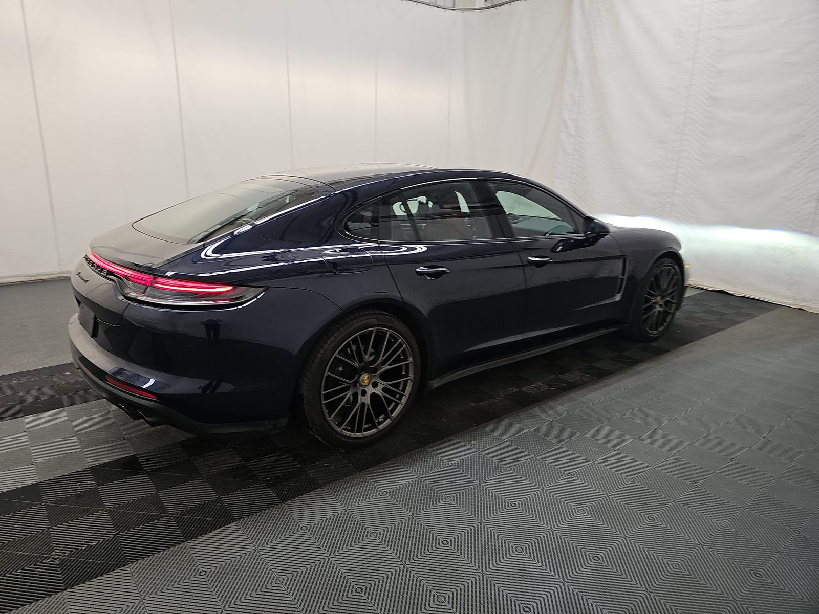 2023 Porsche Panamera 4 Platinum Edition AWD