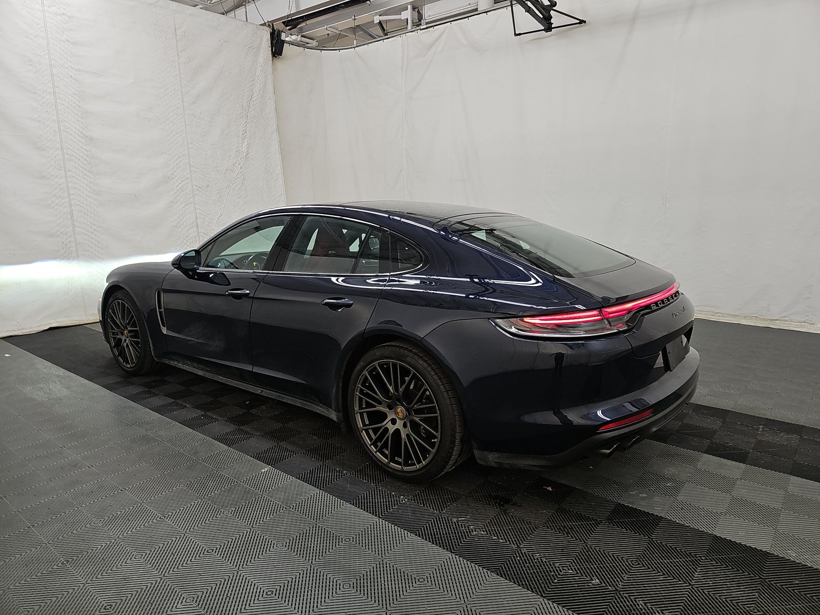 2023 Porsche Panamera 4 Platinum Edition AWD