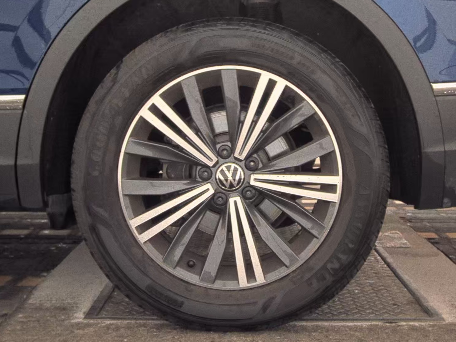 2024 Volkswagen Tiguan 2.0T Wolfsburg Edition FWD