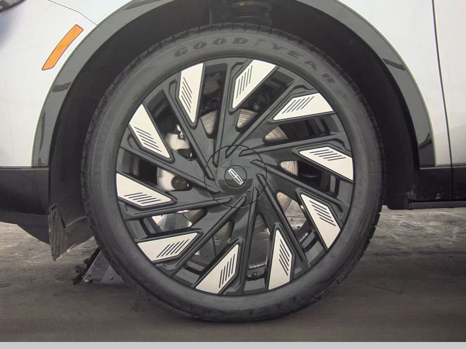 2025 Lincoln Nautilus Reserve AWD